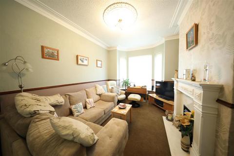4 bedroom terraced house for sale, Dryden Street, Hull