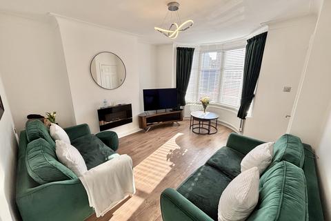 2 bedroom semi-detached house for sale, Stamford Avenue, South Shore FY4