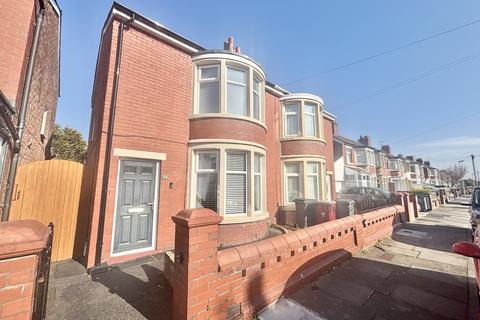 2 bedroom semi-detached house for sale, Stamford Avenue, South Shore FY4