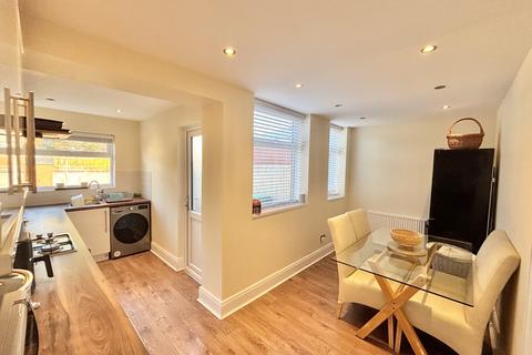 2 bedroom semi-detached house for sale, Stamford Avenue, South Shore FY4