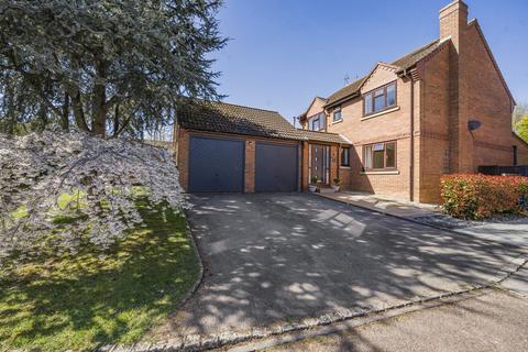 Emmetts House Emmets Nest, Binfield, Bracknell, RG42 4HH