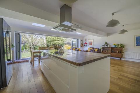 Emmetts House Emmets Nest, Binfield, Bracknell, RG42 4HH