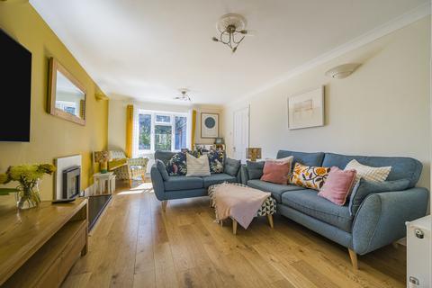 Emmetts House Emmets Nest, Binfield, Bracknell, RG42 4HH