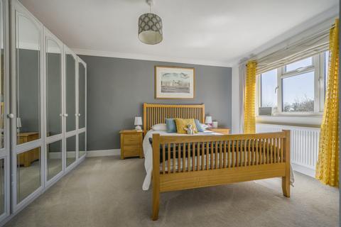 Emmetts House Emmets Nest, Binfield, Bracknell, RG42 4HH