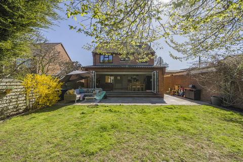 Emmetts House Emmets Nest, Binfield, Bracknell, RG42 4HH