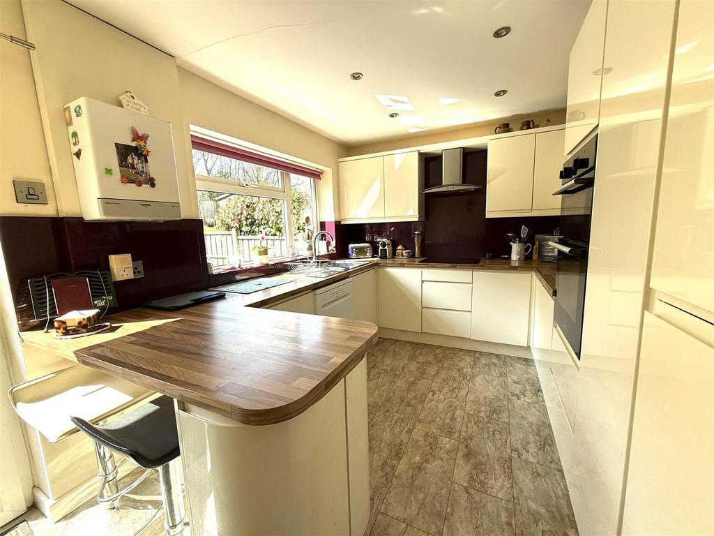 14 beech kitchen.jpeg