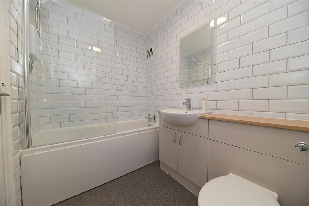 Bathroom.JPG