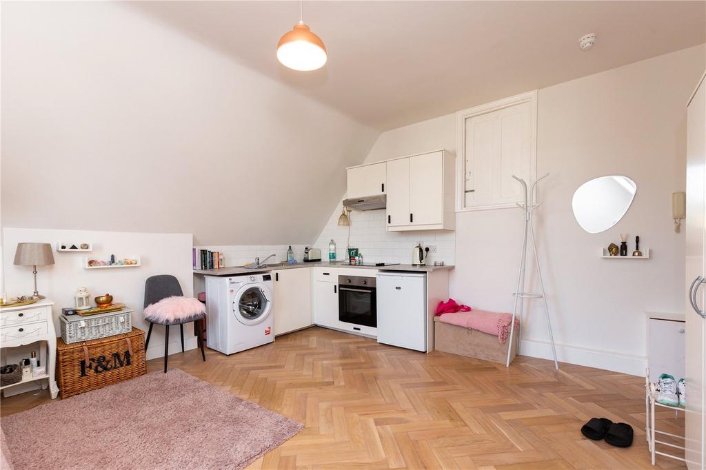 Studio Room