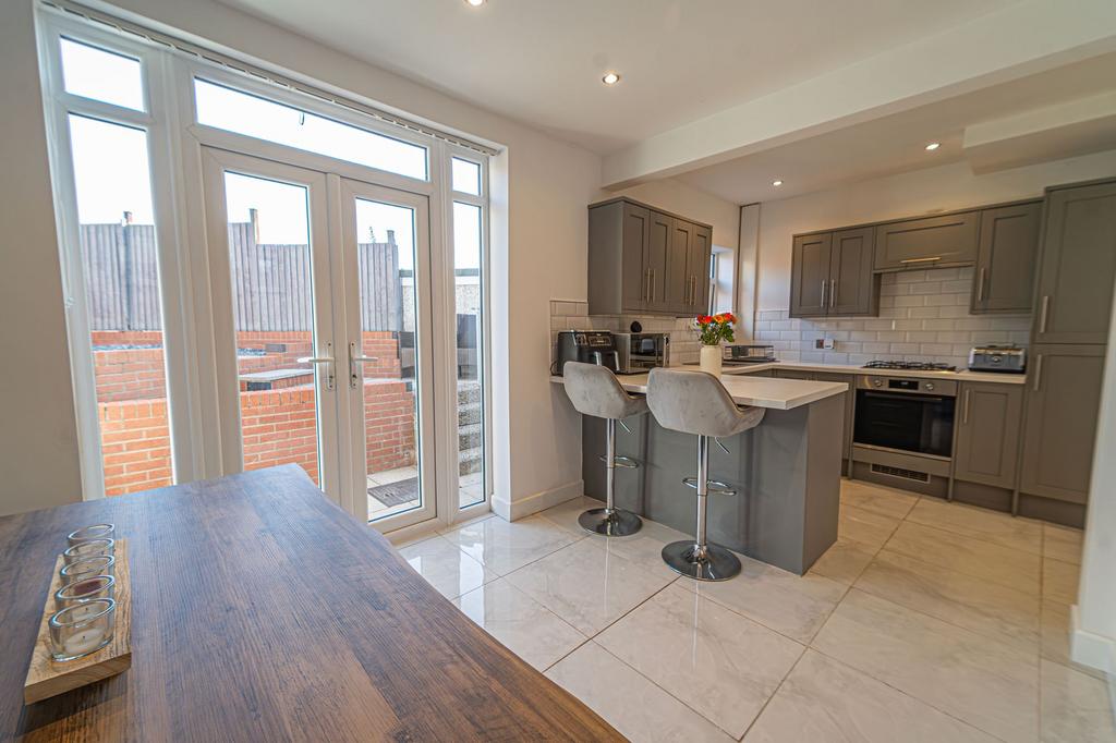 Kitchen/Dining Room