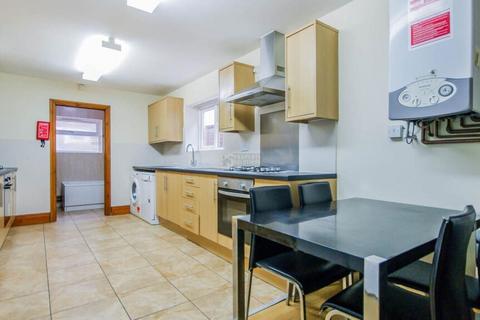 7 bedroom terraced house to rent, Hubert Road, Birmingham B29