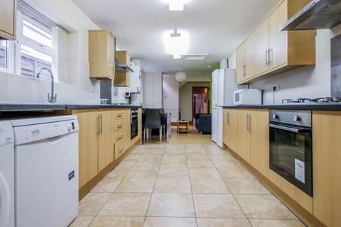 7 bedroom terraced house to rent, Hubert Road, Birmingham B29