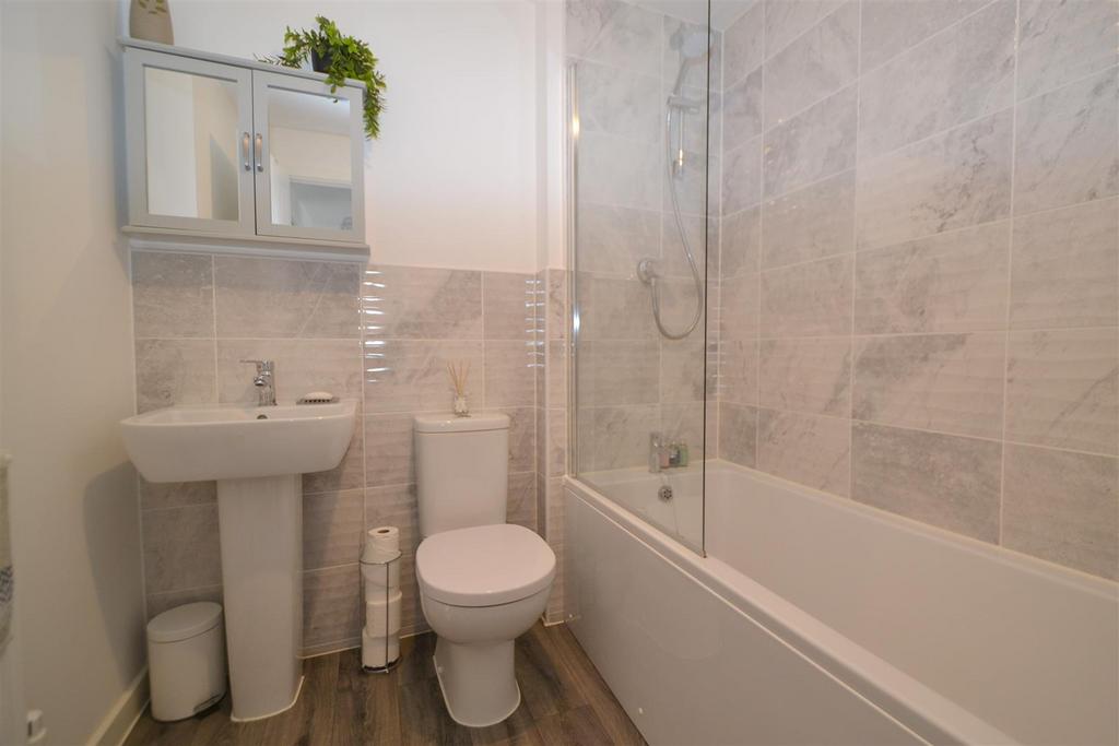 Bathroom.JPG