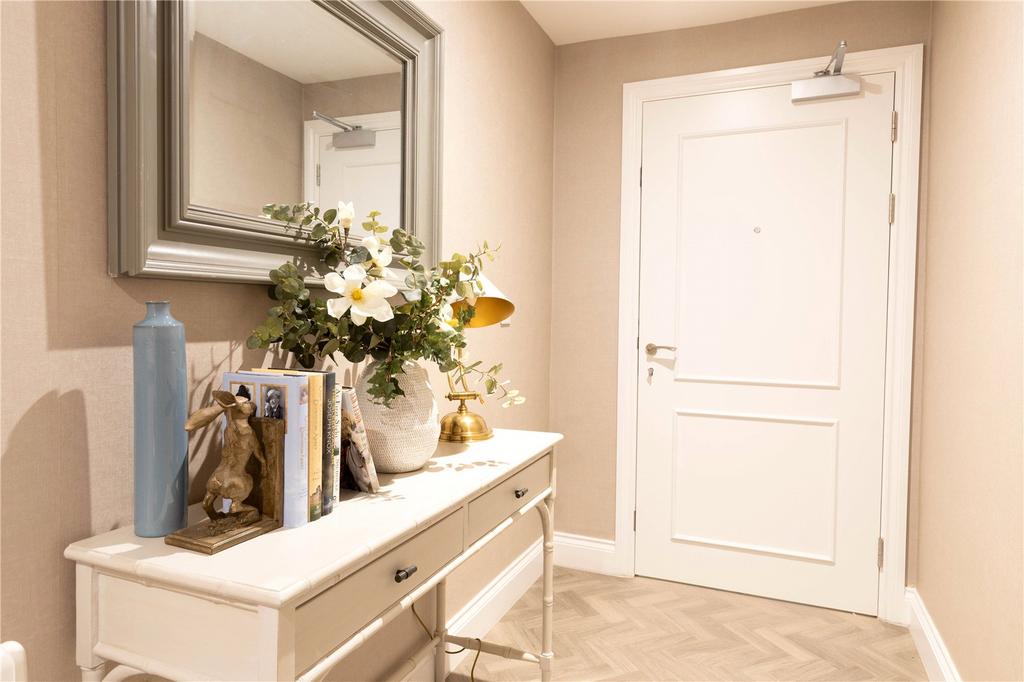 Show Apartment