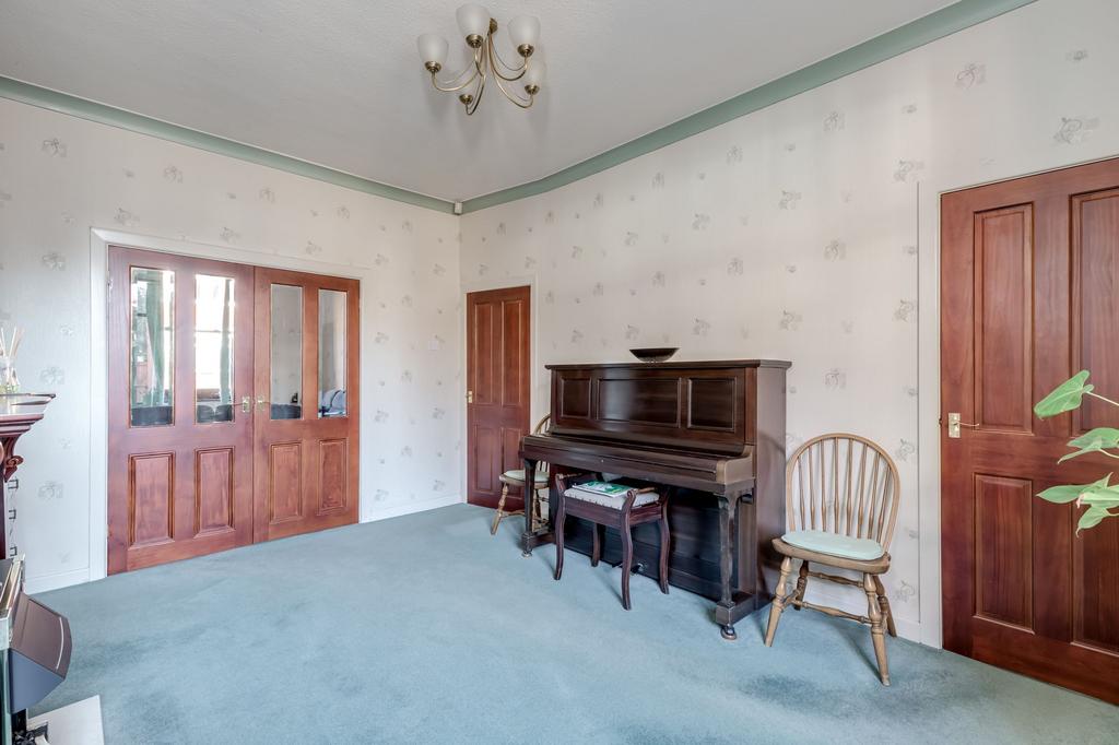 Sitting/Dining Room