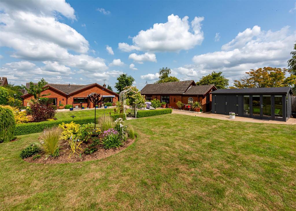 Tinkers Croft-JUN25-garden4.jpg