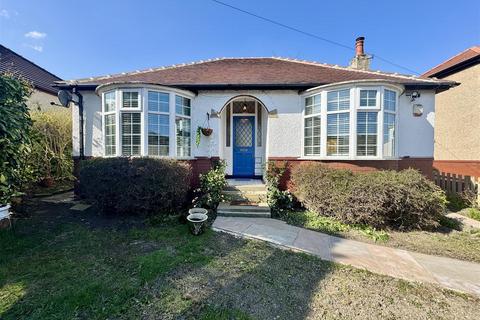 2 bedroom detached bungalow for sale, Penistone Road, Waterloo, Huddersfield, HD5 8RN