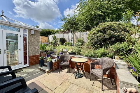 2 bedroom detached bungalow for sale, Penistone Road, Waterloo, Huddersfield, HD5 8RN