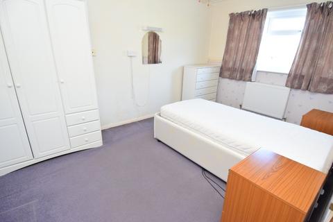 15 Coniston Close, Boscombe Down, Salisbury, SP4 7QJ