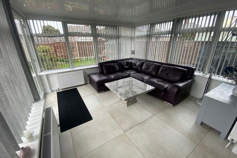 142 Broadway, Chadderton, Oldham, OL9 0AE