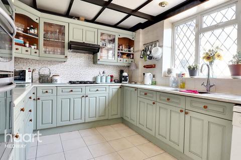 11 Lee Road, Snodland, ME6 5NN