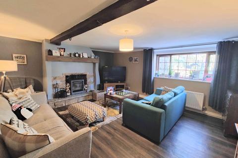 3 bedroom cottage for sale, Baxter Lane, Halifax HX3