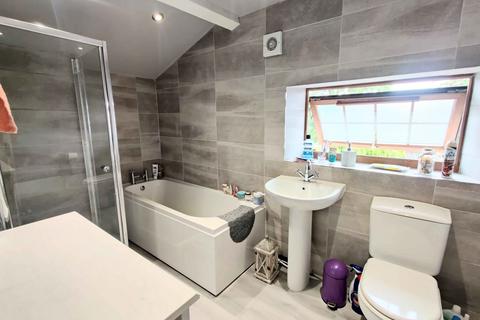 3 bedroom cottage for sale, Baxter Lane, Halifax HX3