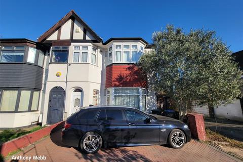 3 bedroom end of terrace house for sale, Connaught Gardens, Palmers Green, N13
