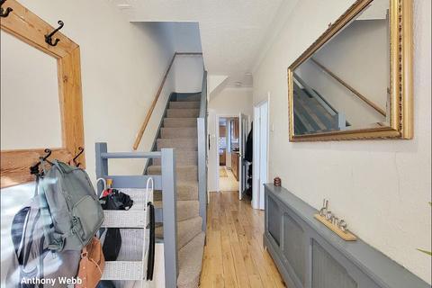 3 bedroom end of terrace house for sale, Connaught Gardens, Palmers Green, N13