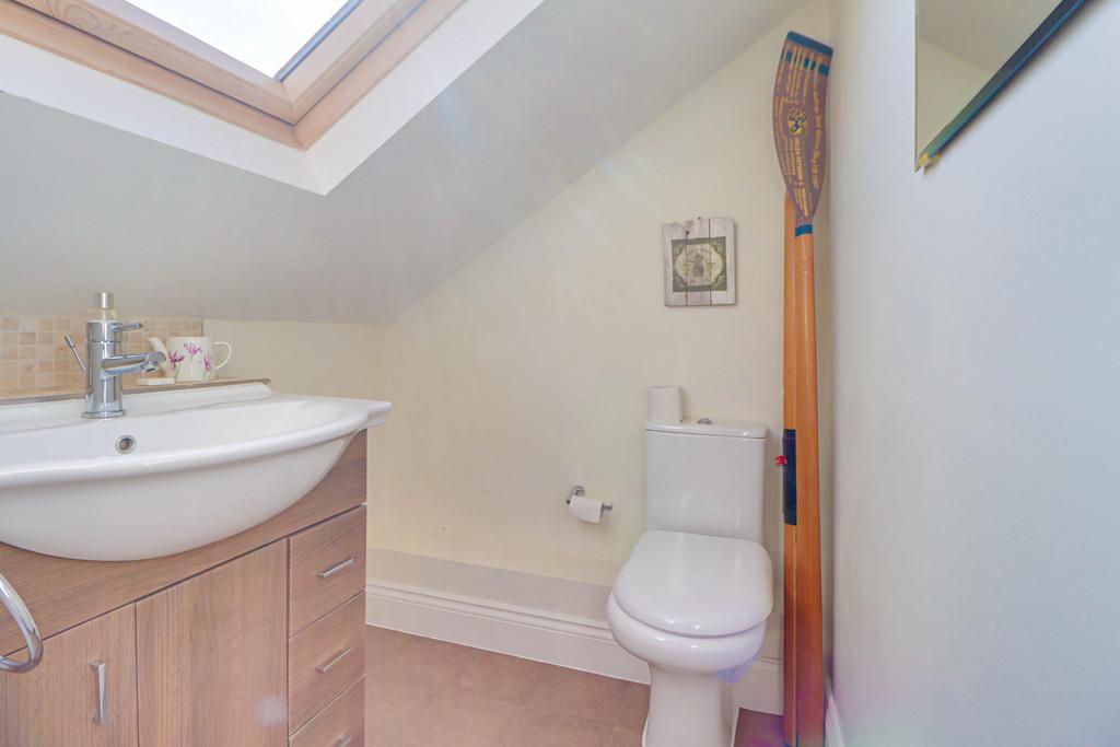 Ensuite Cloakroom