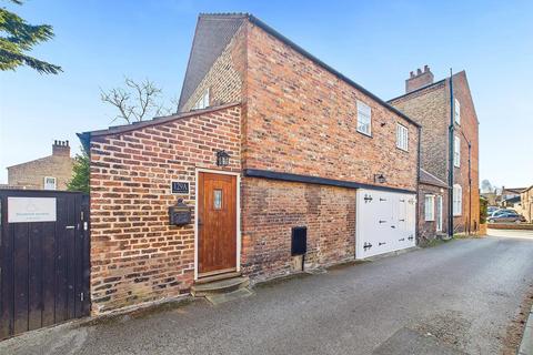 2 bedroom semi-detached house for sale, Eastgate, Louth LN11
