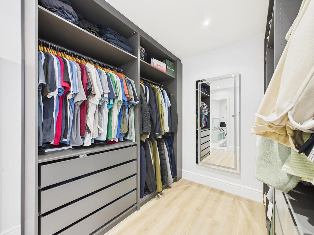 Dressing Room 2
