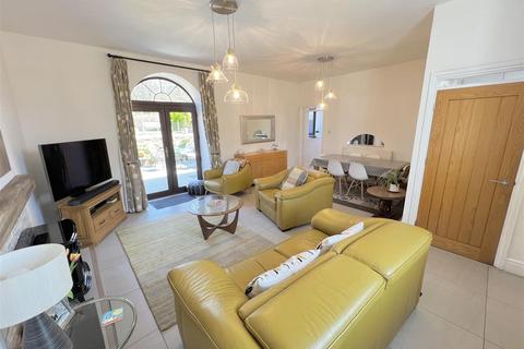 3 bedroom barn conversion for sale, Cwmynysminton Road, Aberdare CF44