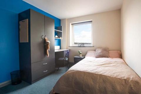 4 bedroom flat share to rent, Deluxe En-Suite, London House, Stoke-on-Trent, ST4