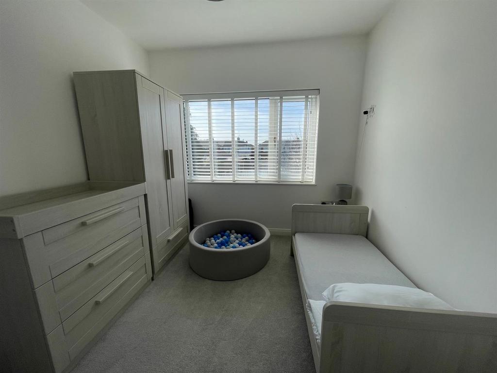 Bedroom (2) 2.jpg