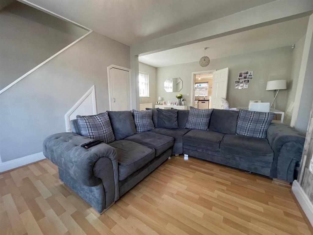Lounge 2.jpg