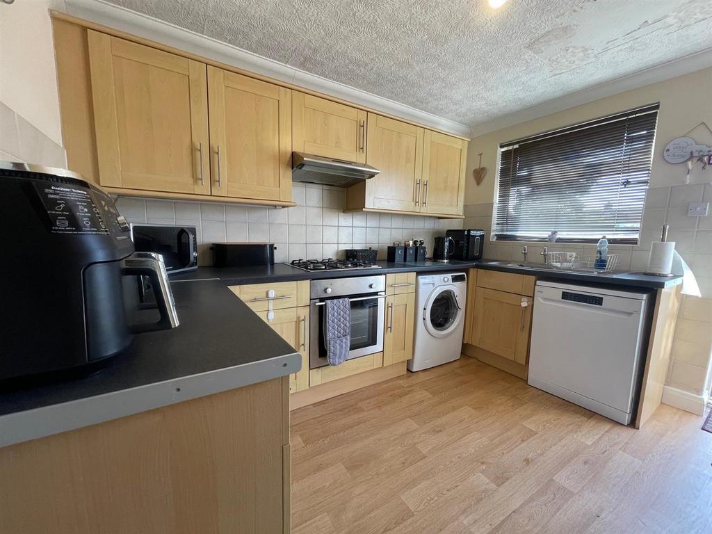Kitchen 1.jpg