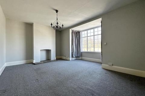 3 bedroom maisonette to rent, Echo Square, Gravesend, Kent