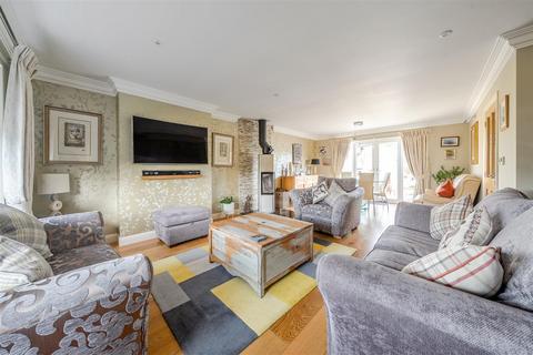 5 bedroom detached house for sale, Braunston Road, Oakham LE15