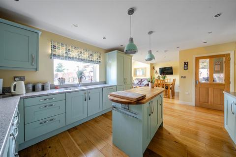 5 bedroom detached house for sale, Braunston Road, Oakham LE15