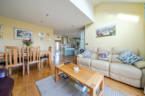 5 bedroom detached house for sale, Braunston Road, Oakham LE15