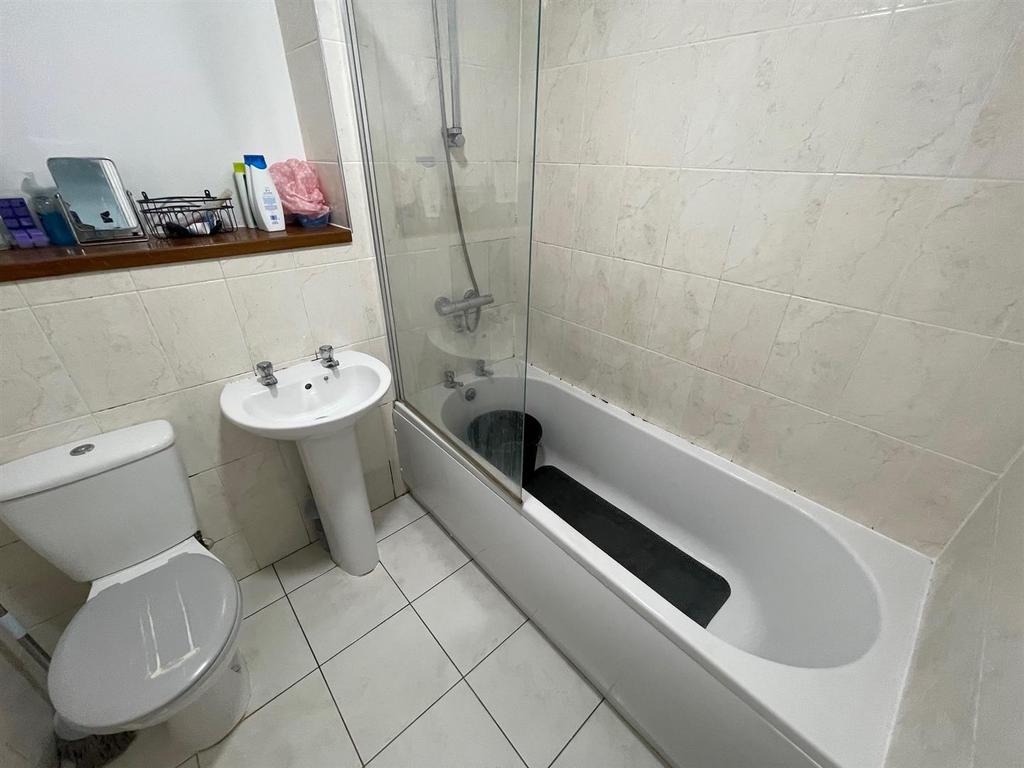 Bathroom.jpg