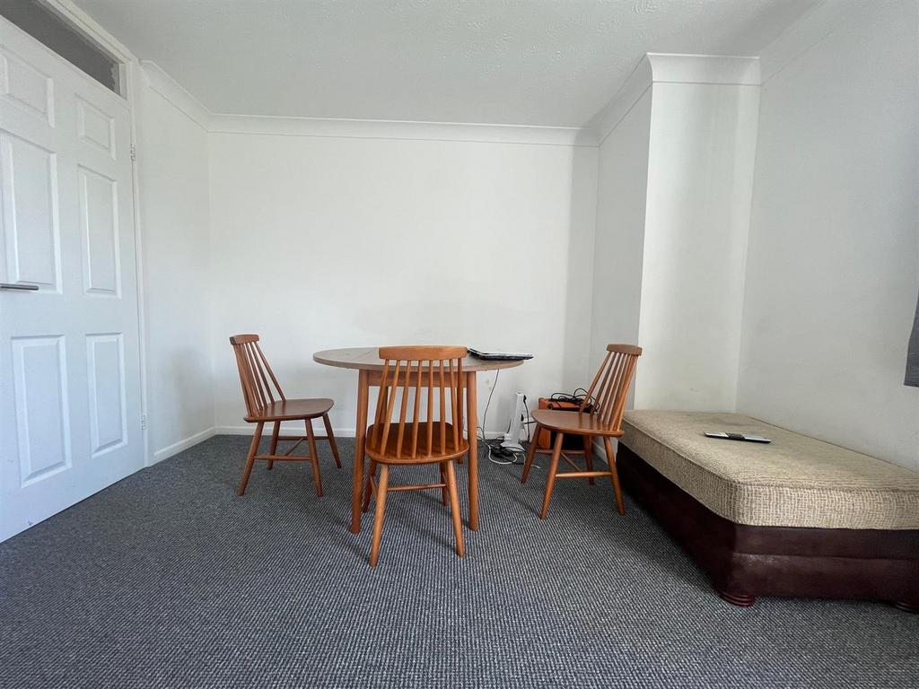 Dining Area.jpg