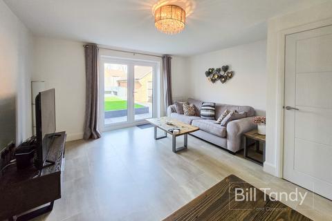 3 Austin Avenue, Streethay, Lichfield, WS13 8WD