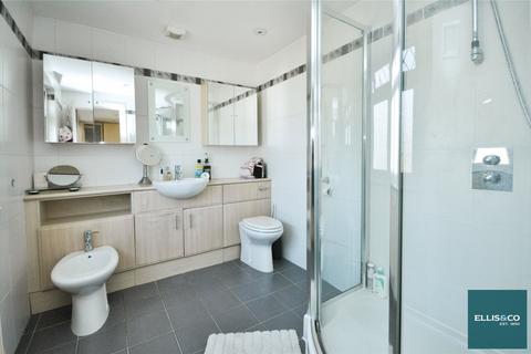 10 Templars Crescent, London, N3 3QS
