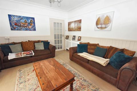 10 Beacon Terrace, Camborne, TR14 7BU