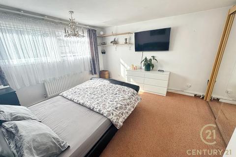 3 Squirrel Close, Hounslow, TW4 7NU