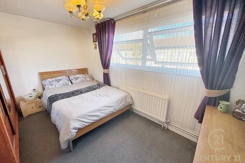 3 Squirrel Close, Hounslow, TW4 7NU