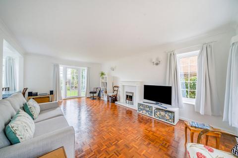 2 Abbotts Close, Winchester, SO23 7EY