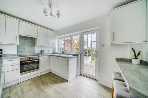 2 Abbotts Close, Winchester, SO23 7EY