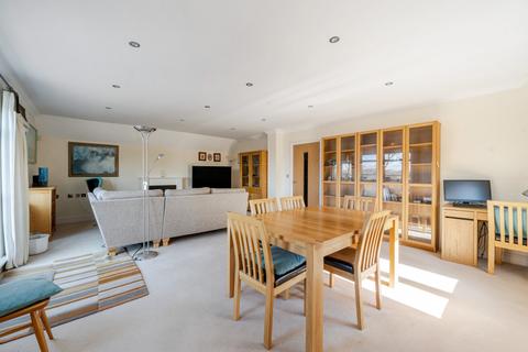 undefined, Reading Road, Berkshire RG41